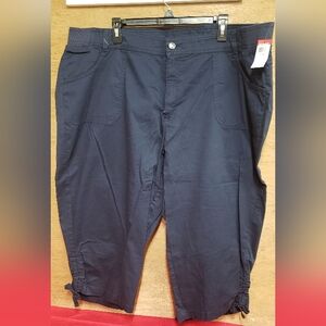 New With Tags Basic Editions Womens Navy Cropped Capris 2X